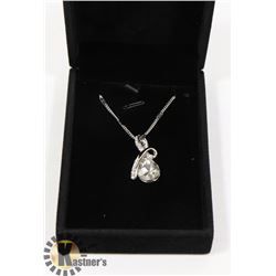 FASHION NECKLACES WITH PENDANT.