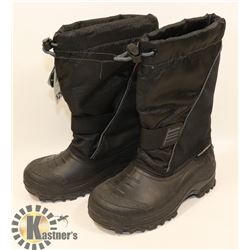 WEATHER SPIRITS BOYS SIZE 13 BLACK WINTER BOOTS.