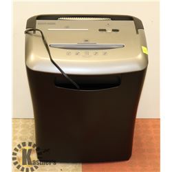 STAPLES BRAND 10 SHEET CAPACITY PAPER