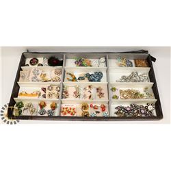 TRAY OF ASSORTED COSTUME JEWELLERY.