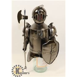 METAL WINE BOTTLE HOLDER KNIGHT,NEW