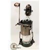 Image 1 : METAL WINE BOTTLE HOLDER GOLF PLAYER