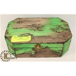 BROWN AND GREEN LIGHTENING BOX