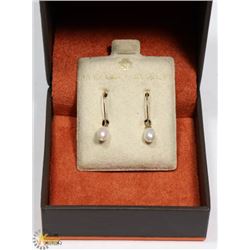 10 KT GOLD PEAR EARRING SET -