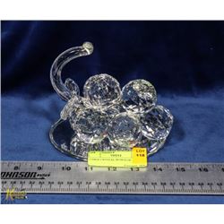 LARGE CRYSTAL BUNCH OF GRAPES.