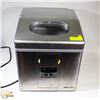 Image 1 : MAGIC CHEF COUNTER TOP ICE MAKER WITH INSTRUCTIONS
