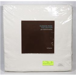 NEW HUDSON PARK COLLECTION GEO DIAMOND BLANKET