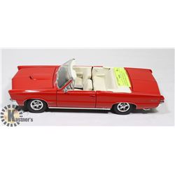 1/18 SCALE 1965 PONTIAC GTO CONVERTIBLE DIECAST