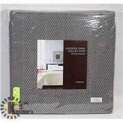NEW HUDSON PARK COLLECTION CHEVRON BLANKET