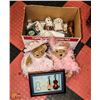 Image 1 : LARGE BOX OF COLLECTIBLE BEARS AND HOME DECOR