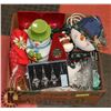 Image 1 : BOX OF CHRISTMAS DECOR INCL. BOBBLE
