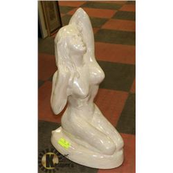 PORCELAIN WOMAN FIGURE