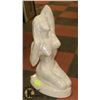 Image 1 : PORCELAIN WOMAN FIGURE