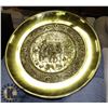 Image 1 : 35" DIAMETER DECORATIVE BRASS PLATE.