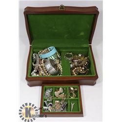 VINTAGE JEWELLERY BOX WITH CONTENTS