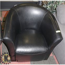 BLACK & LEATHER SWIVEL BUCKET CHAIR -