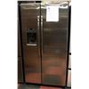 Image 1 : GE 21.9" CU FT COUNTER DEPTH SIDE BY SIDE FRIDGE