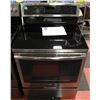 Image 1 : GE 30" FREE STANDING INDUCTION SELF CLEANING TRUE