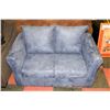 Image 1 : BLUE FABRIC 53" LOVESEAT