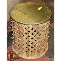 WOOD & METAL END TABLE 18" X 20"