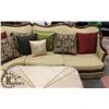 Image 3 : 4PC FABRIC BEIGE VICTORIA PALACE SECTIONAL