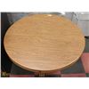 Image 2 : ROUND TABLE APPROX 49" X 29"