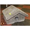 Image 1 : CAT HOUSE 21"X18"X13"H.