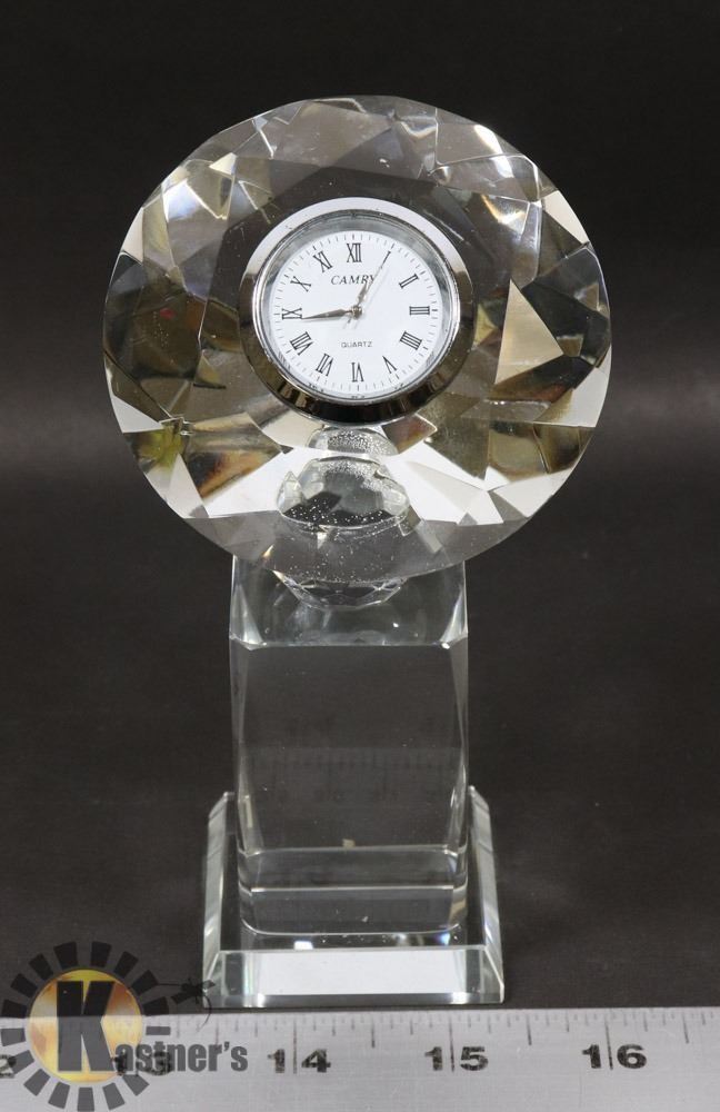 CRYSTAL DIAMOND SHAPED DESK CLOCK WITH CRYSTAL
