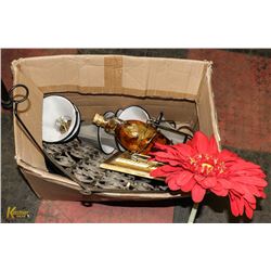 LOT OF HOME DÉCOR ITEMS