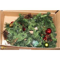LIGHTED CHRISTAMS GARLAND