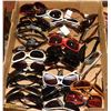 Image 1 : LARGE FLAT OF NEW DESIGNER SUNGLASSES ON CHOICE