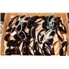 Image 1 : LARGE FLAT OF NEW DESIGNER SUNGLASSES ON CHOICE