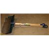Image 1 : LOT OF 3 SNOW SHOVELS