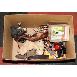 ESTATE BOX OF ASSORTED ORNAMENTS