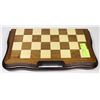 Image 2 : NEW WOODEN CHESS SET