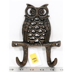 HEAVY  CAST OWL 2 HOOK KEY HOLDER