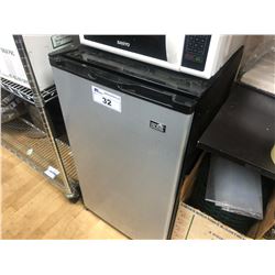 LOT INCLUDES: BAR FRIDGE, MICROWAVE OVEN AND 4 WHEEL DOLLY