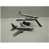 Image 1 : 2 Plastic Planes