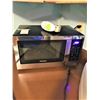 Image 10 : Microwave & Small Appliances B
