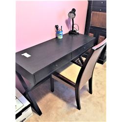 Black Desk C