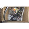 Image 2 : Box with contain