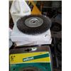 Image 2 : Lot of 2 Wires Brusches & 2 Green Grinding Wheel