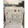 Image 1 : Singer Sewing Machine