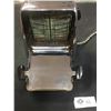 Image 2 : Vintage Mid Century Modern Toaster. In Very Good Working Condition. Used Recently..