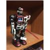Image 2 : 14" Tall Transformer Robot