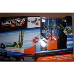 Hot Wheels Ballistiks Full Force Aerial Attack Mortar play set