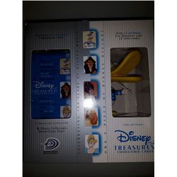 Disney Treasures Series 2 - 4 Pack Box with Vintage Donald Figure