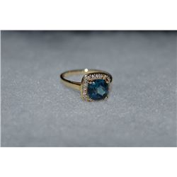 3 ct Aqua Marine & Diamond, 14k Gold Ring, Size 8 1/2
