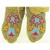 Image 1 : Plateau Beaded Moccasins