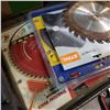 Image 2 : LOT OF 3 REPLACEMENT BLADES IN PACKAGE AND 1 USED BLADE